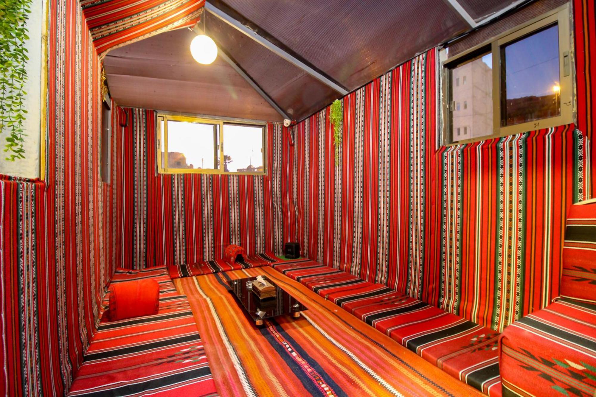 Petra Nefnaf Hostel Wadi Musa Zewnętrze zdjęcie